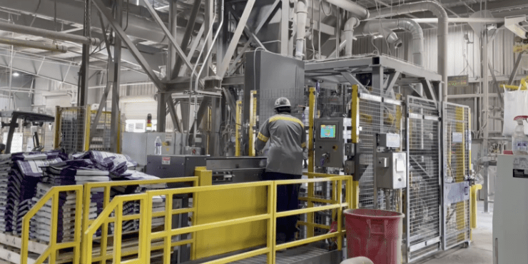 A concrete masonry worker