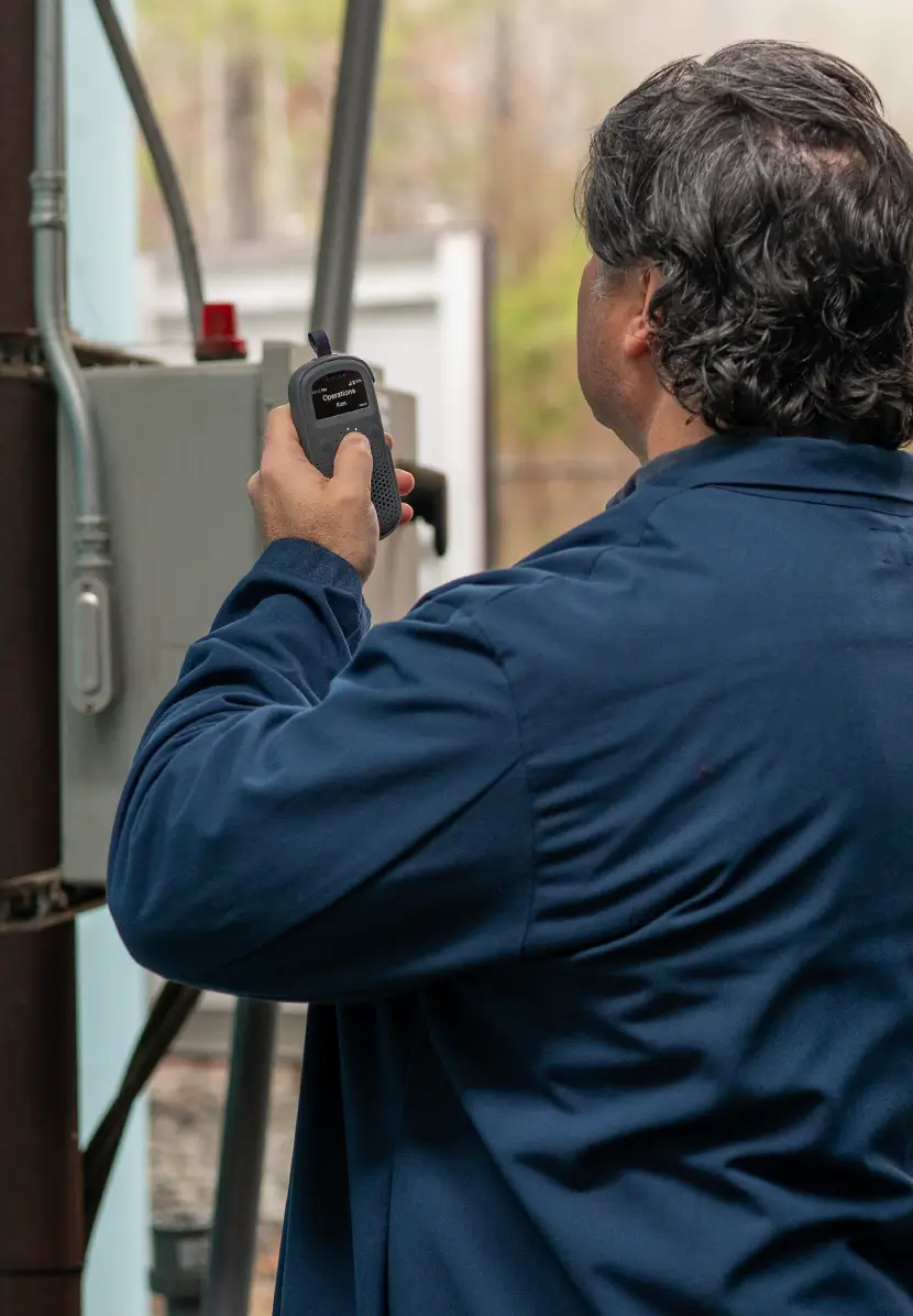 Relay devices enabling real-time team communication and safety coordination in facilities management environments